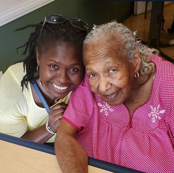 Meet your Posher, Simone - Picture 1 of 1